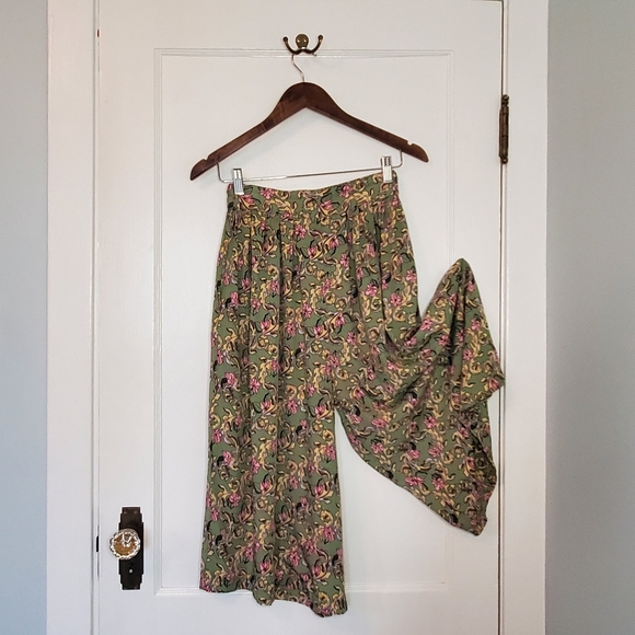 Runway International Wide Leg Culottes – Size M – Olive Green, Rose Pink - Picture 1 of 5